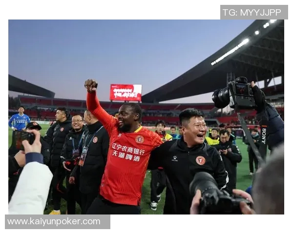 国安主帅向球迷致歉称尽全力努力前行坚信球队正走在正确轨道上 国安主帅向球迷致歉称尽全力努力前行坚信球队正走在正确轨道上