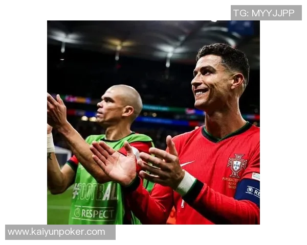 C罗分享球队合影庆祝晋级世界杯激励全队继续奋斗为葡萄牙加油 C罗分享球队合影庆祝晋级世界杯激励全队继续奋斗为葡萄牙加油