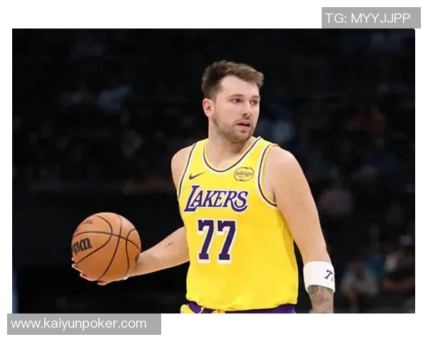 杨毅分析湖人战术选择认为詹姆斯影响东契奇表现宁愿全力支持东契奇 杨毅分析湖人战术选择认为詹姆斯影响东契奇表现宁愿全力支持东契奇