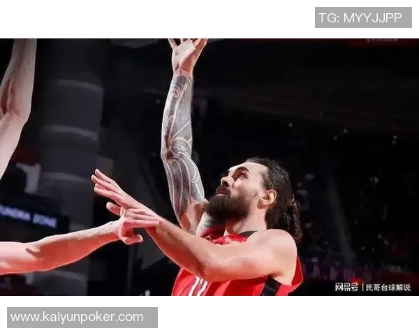 亚当斯替补出战12分钟表现神勇四投全中贡献8分2板2助